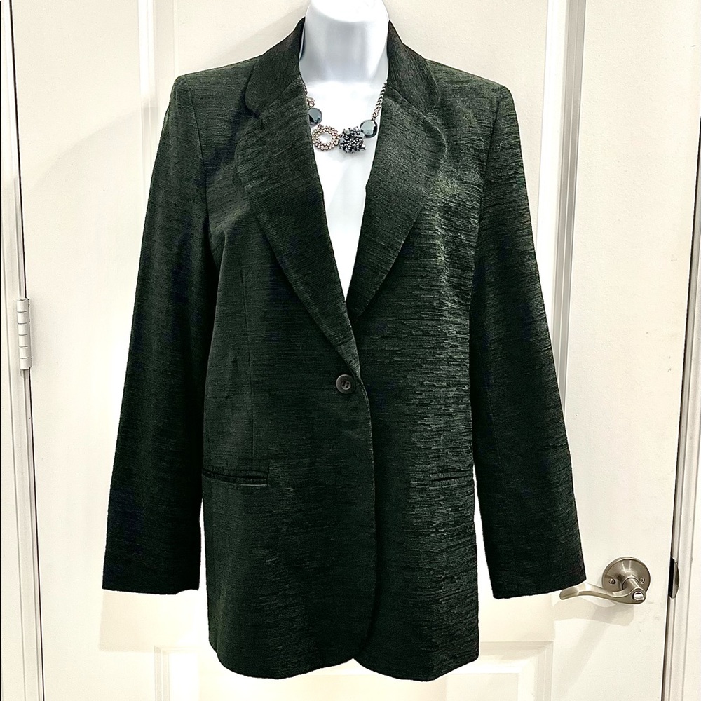 Beautiful Rafaella Black Blazer. Like new Size 8